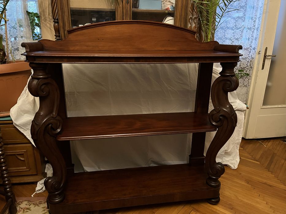 Etajera victoriana din mahon