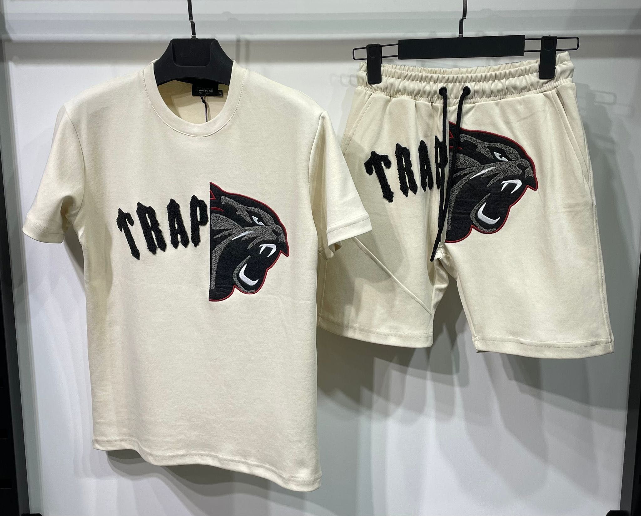 Compleu TRAPSTAR Produs NOU l Compleu Pantaloni + Tricou Baieti