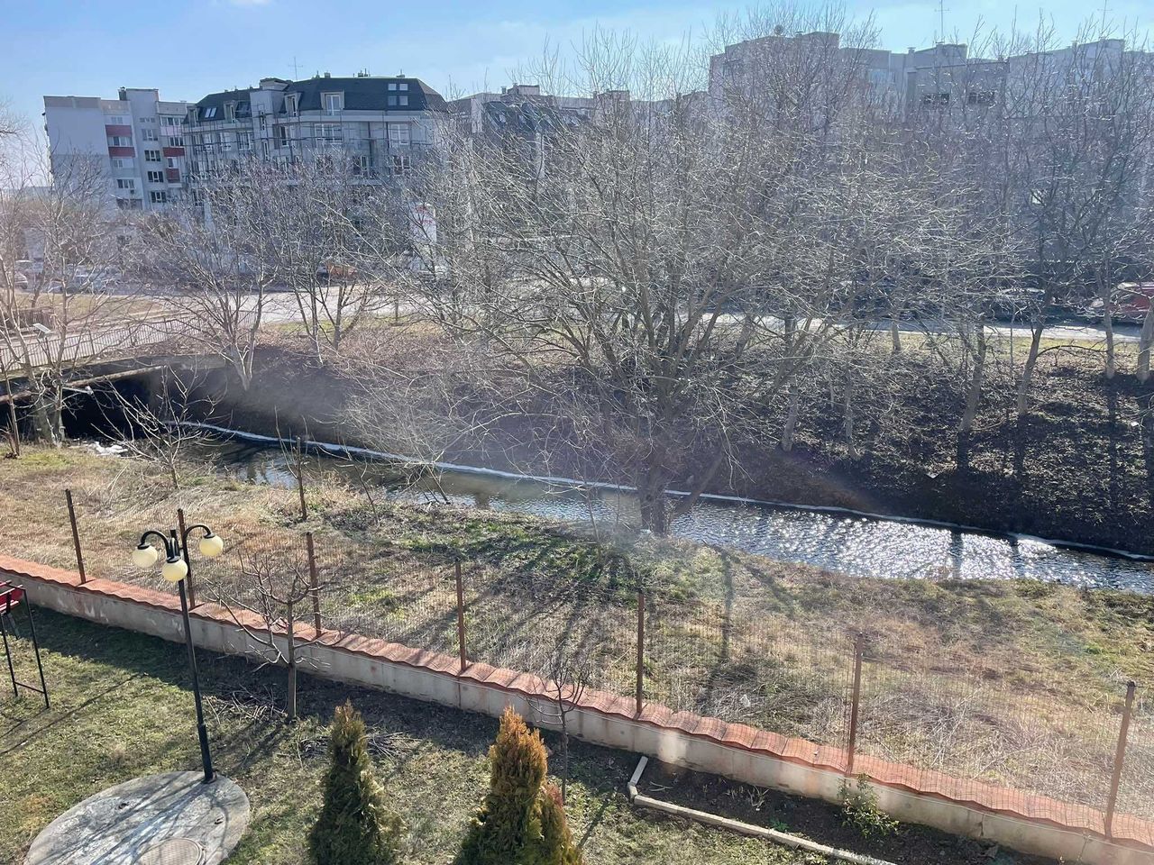 Дава се под наем Тристаен апартамент в София, Обеля 1 - 80 кв.м за 663 € - Снимка #1