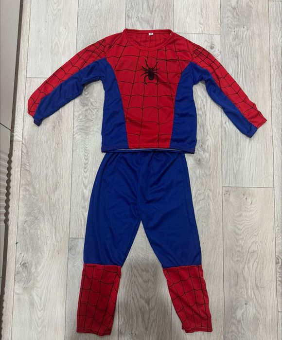 Продам костюм человека паука