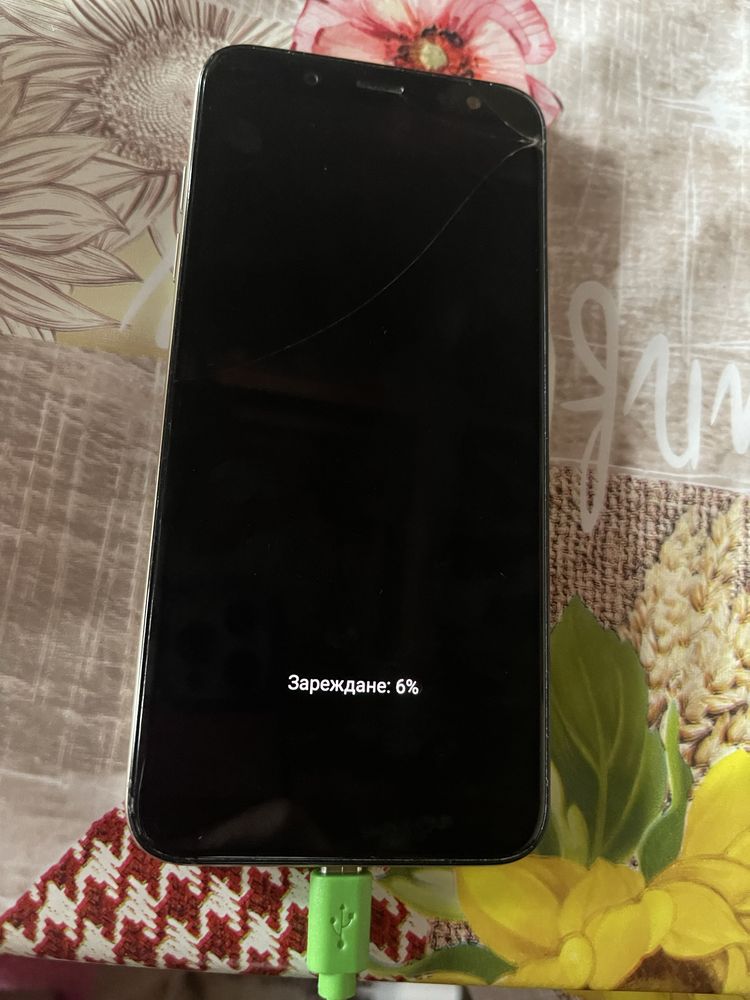 Samsung A6 32gb цвят златен