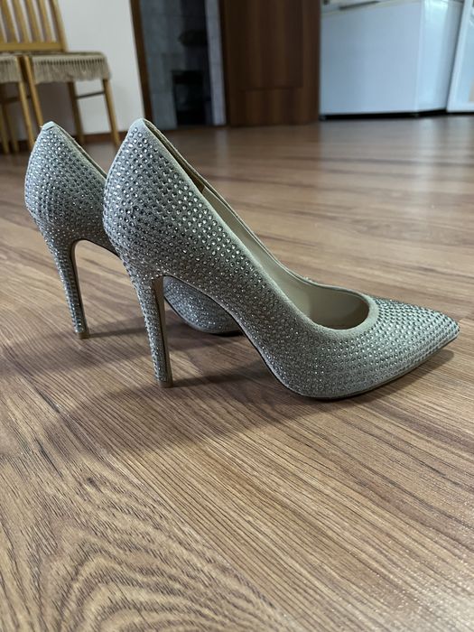 Туфли из замши полностью в стразах