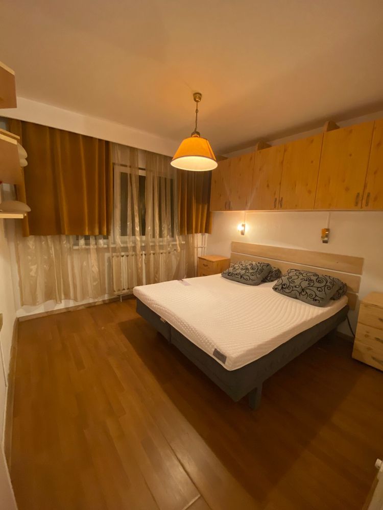 Inchiriez Apartament 3 camere zona Decebal