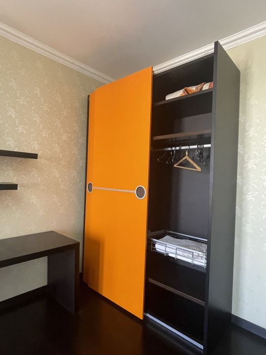 Шкаф обьемный и стеллаж