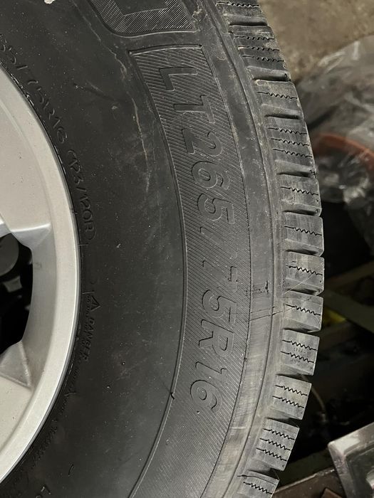 Зимни гуми с джанти за джип Toyota