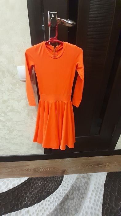 Продам костюмы  для бальных танцев