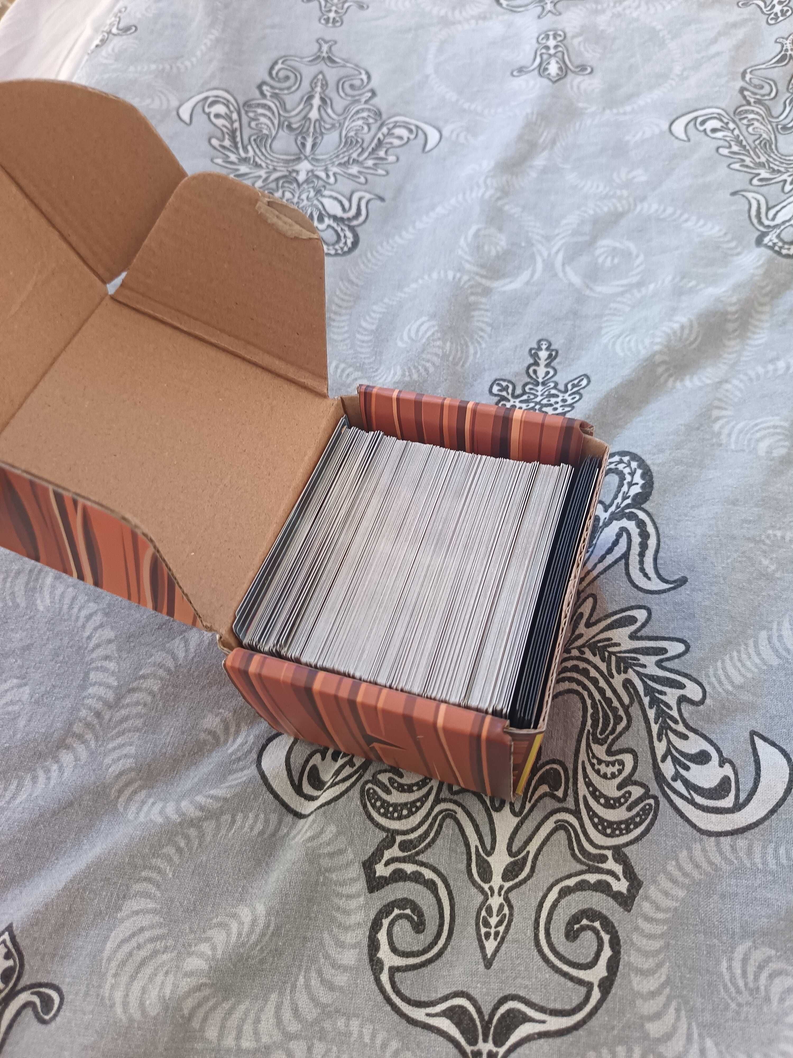 Yu gi oh карти 220 със златен квадрат
