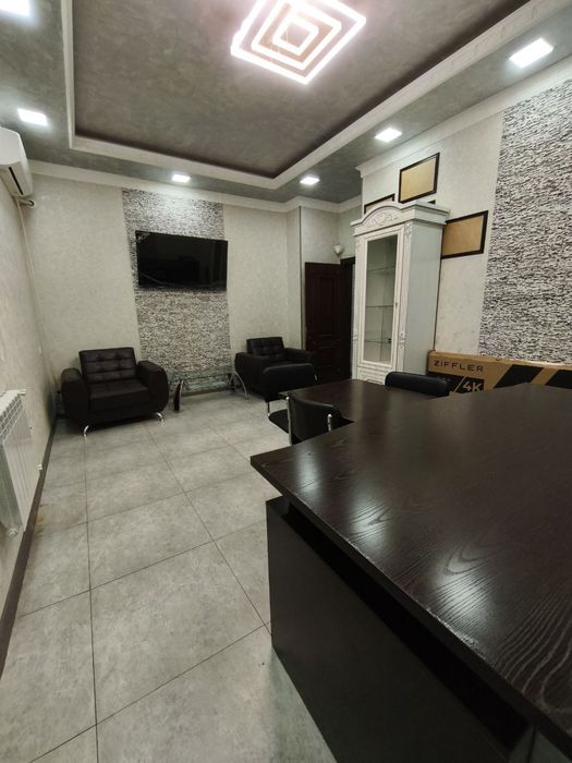 Novza metro 85 m2 ofes mebili bilan the jaraga beriladi