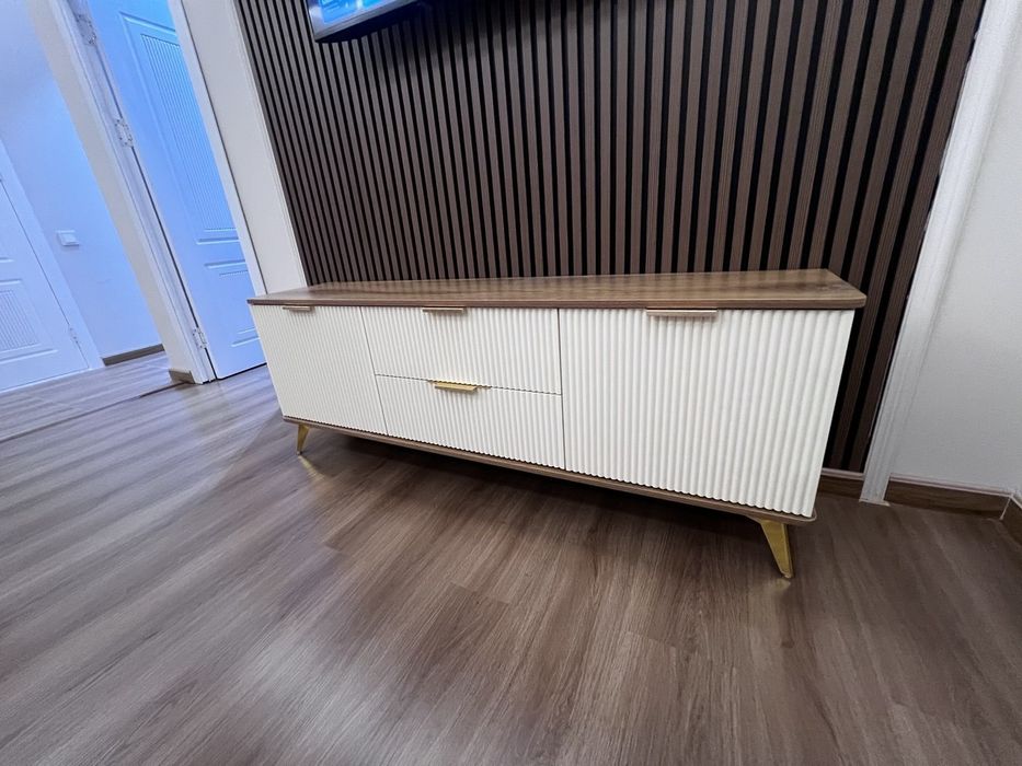 Tv toʻmba, fasad krashinni