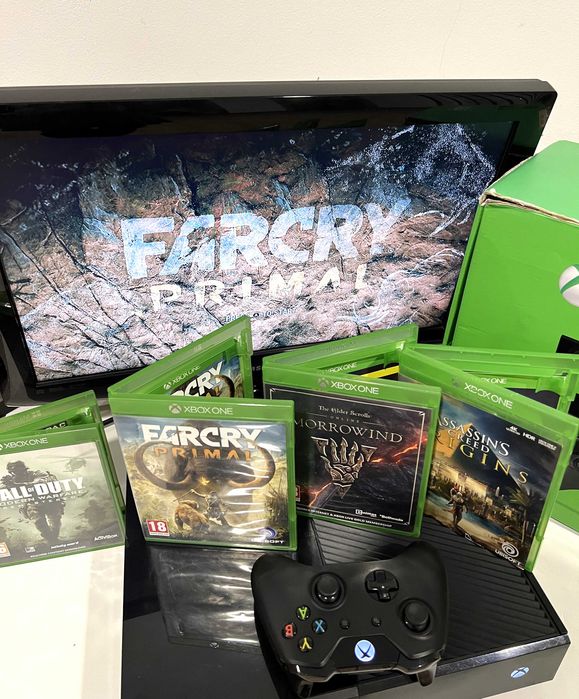 Consolă Xbox ONE, 500GB, o maneta, 4 jocuri!