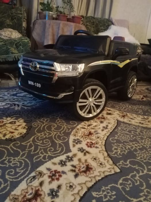 Продам детскую машинку в отличном состоянии.