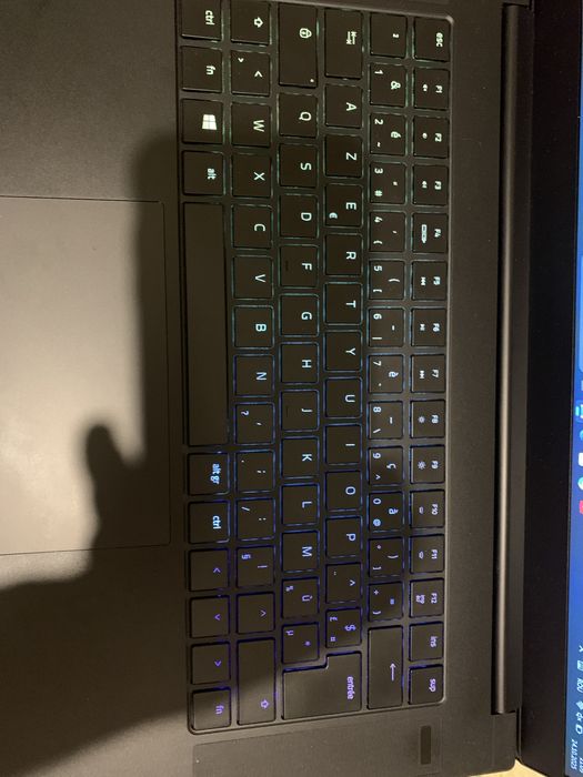 laptop razer blade (15)