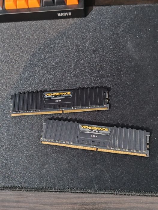 Set 2 module RAM Corsair