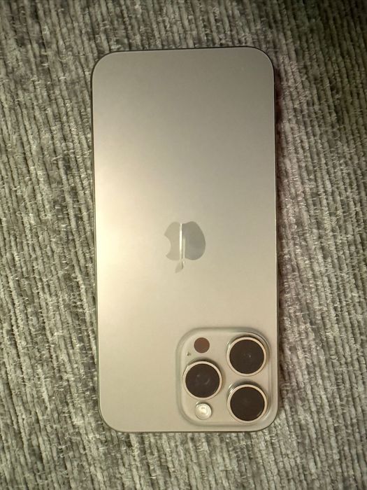 Vand  iPhone 15 Pro Max Impecabil