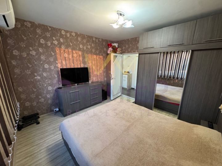 Продава се Четиристаен апартамент в Варна, Владислав Варненчик - 90 кв.м за 1767 €/кв.м - Снимка #2