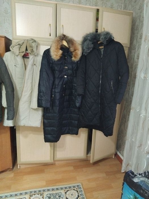 Продаю женские куртки.