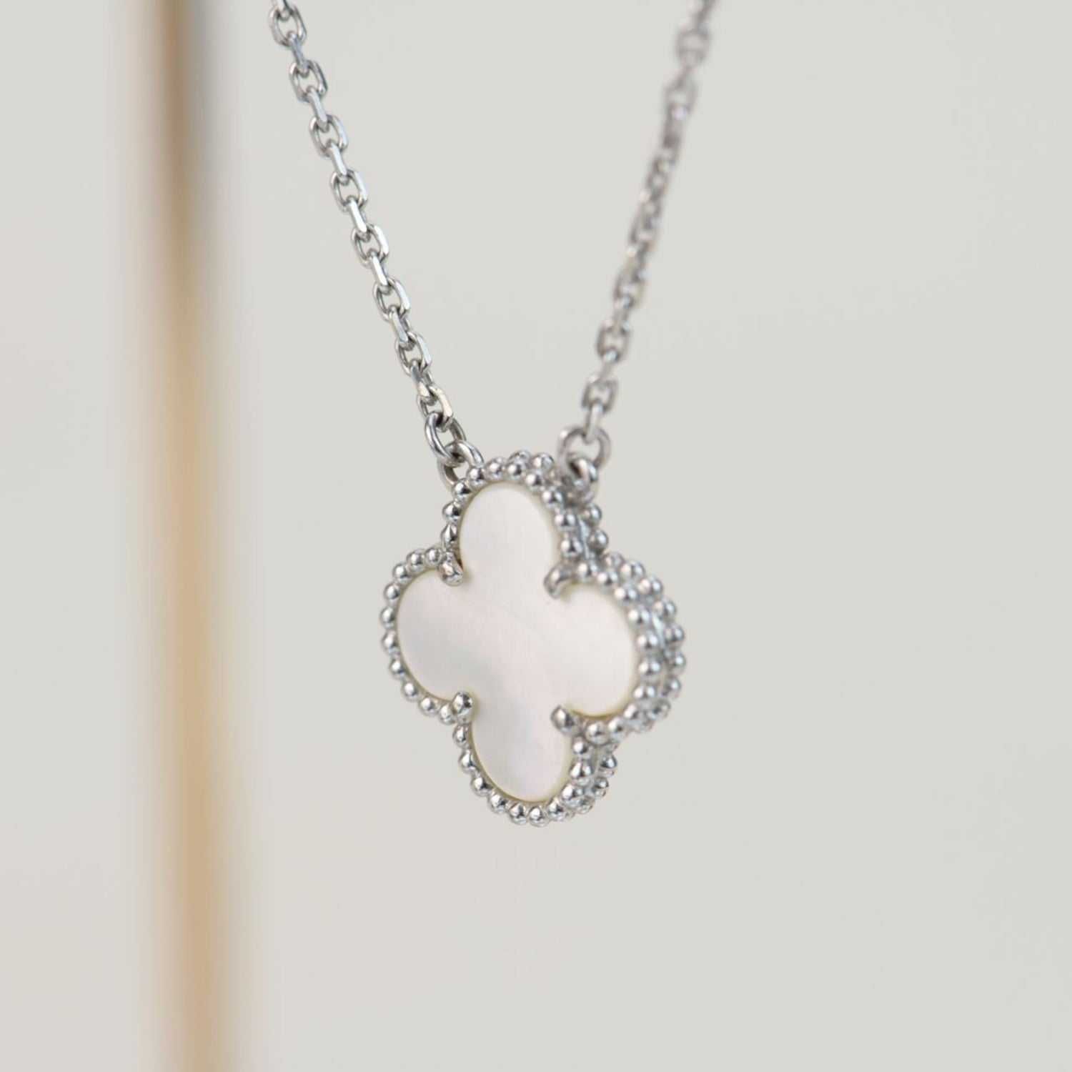 Colier Van Cleef & Arpels Aur Alb 750 White