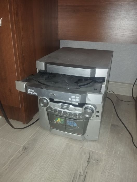 Продам музыкальный центр LG в отличном состоянии,