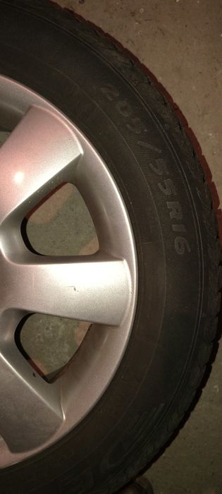 Vând set anvelope iarnă cu jante aliaj 205/55R16