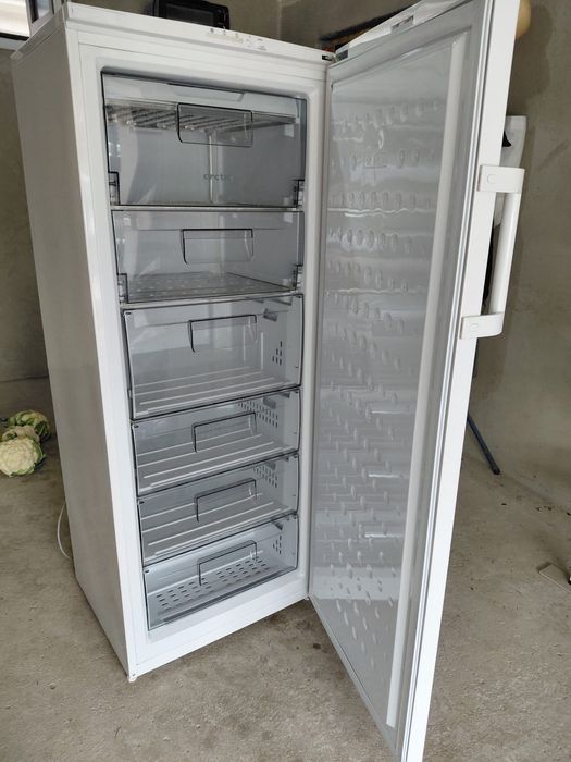 Congelator Arctic, 6 sertare, clasa energetică A, Fast Freeze XL Zone