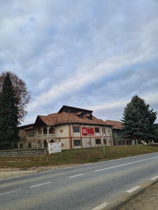 Închiriere Teren și Spații de Depozitare