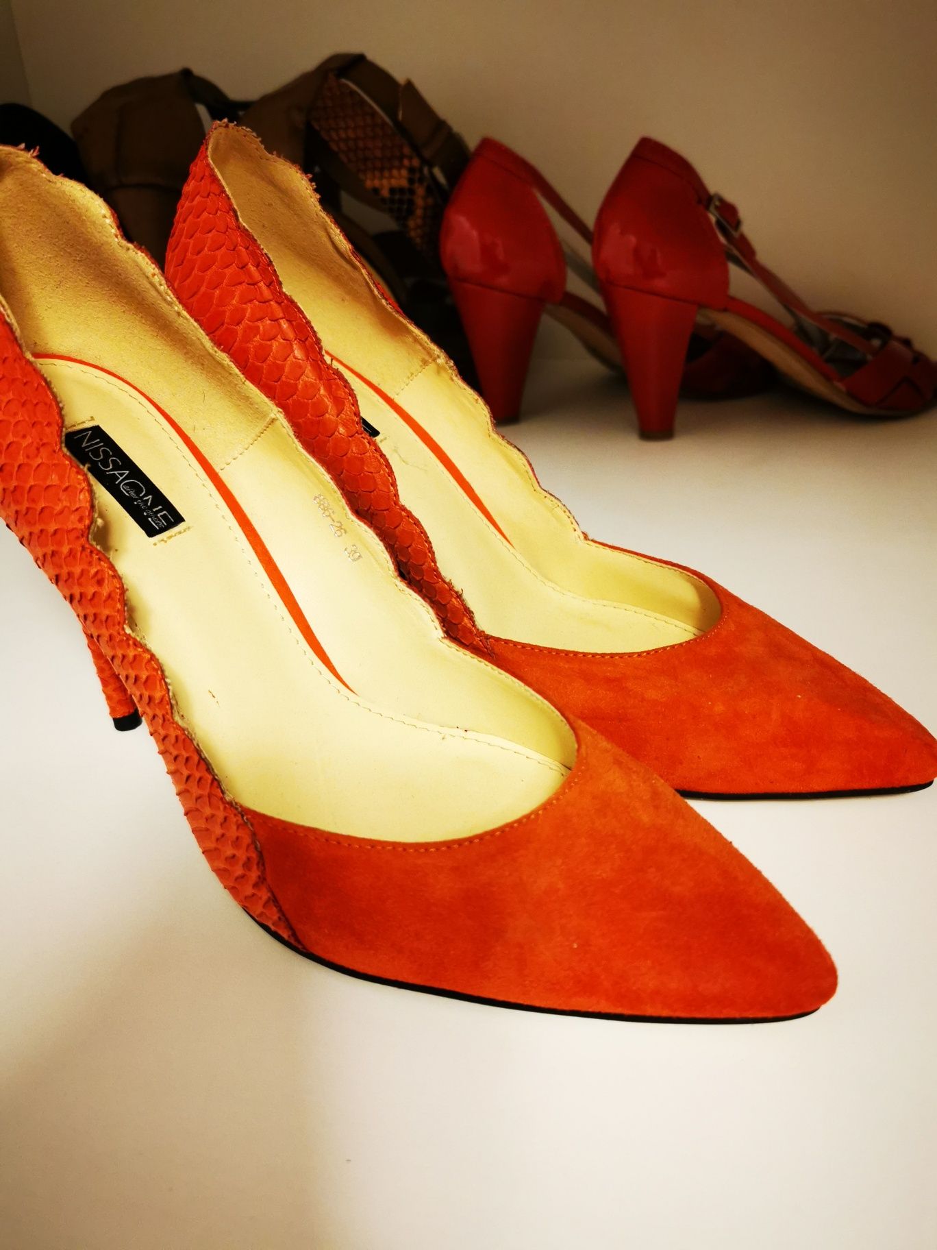 Pantofi piele orange Nissa, marimea 39, toc 10 cm.