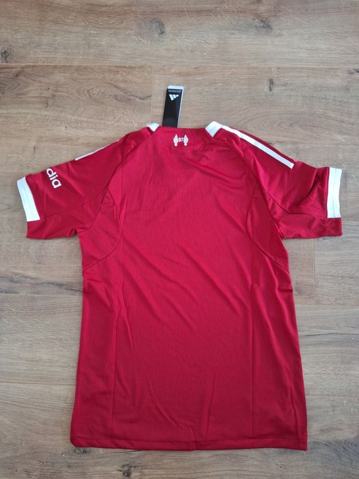 Нова Мъжка тениска Ливърпул 2025/2026,  размер M, Players' quality