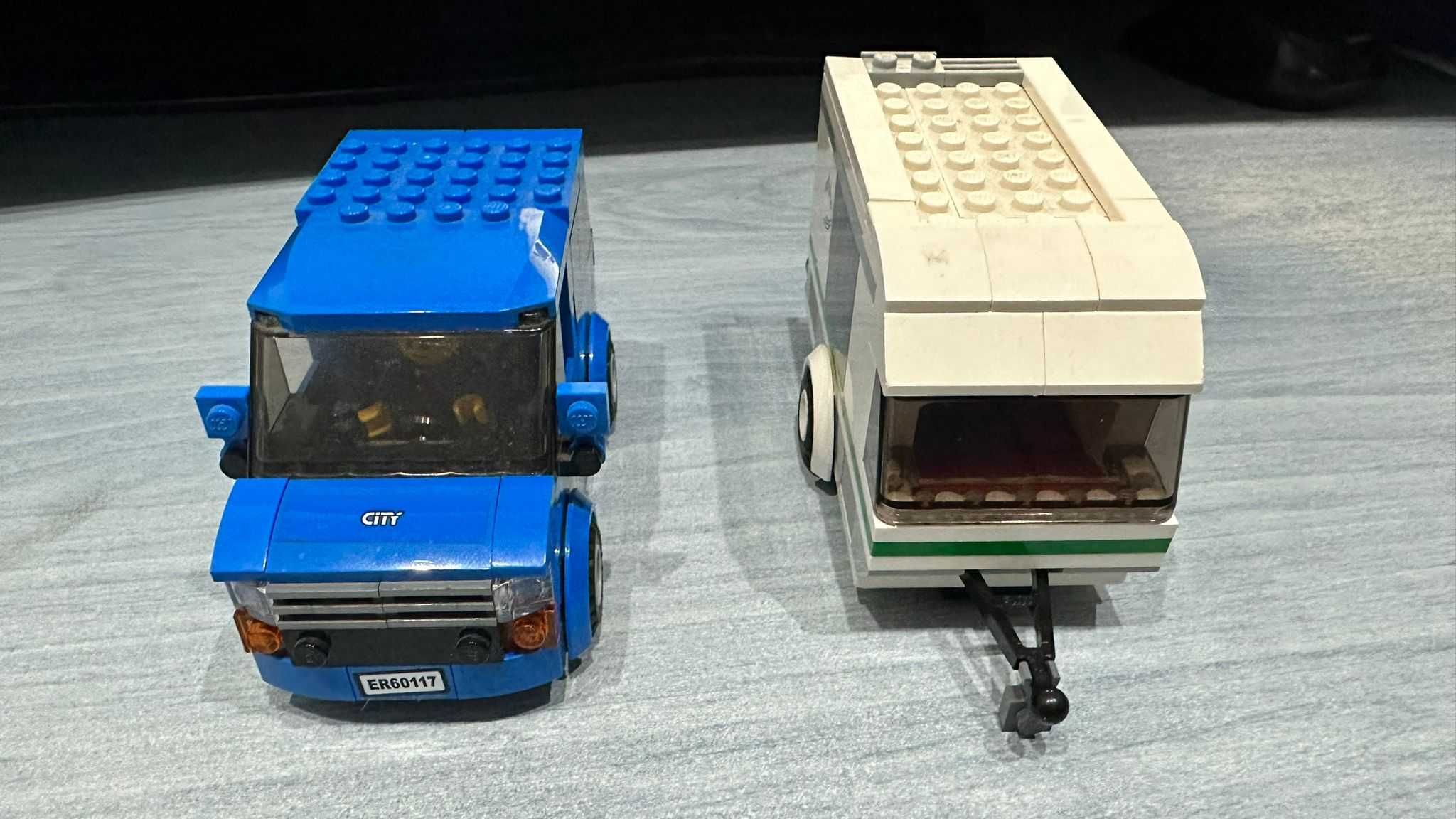 Lego City 60117 - Masina cu rulota / camping
