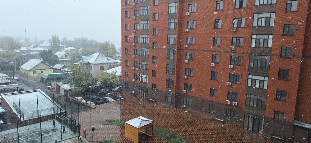 Продам 4 комн, ремонт, мебель, паркинг, кладовка