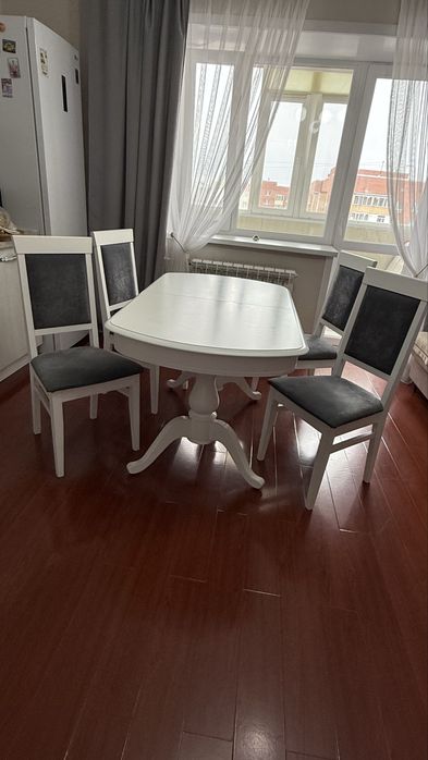 Продам стол и стулья