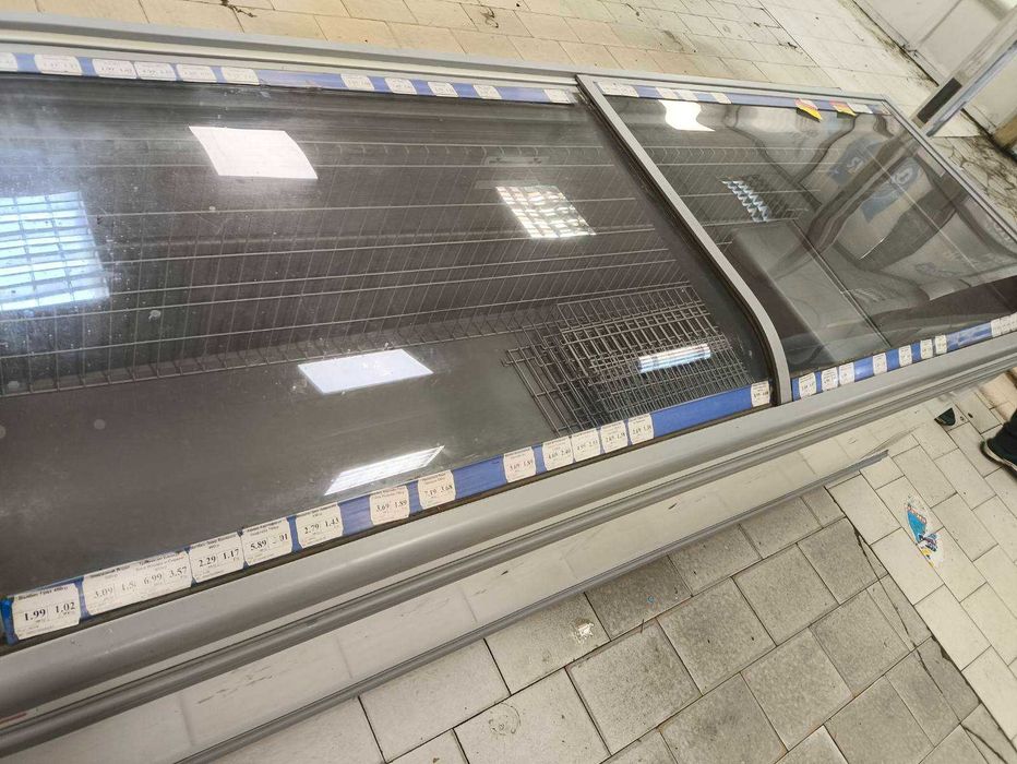 Голям фризер AHT 250 см работи отлично идеален за магазин и заведение