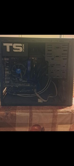 Компютър за леки и средно тежки игри и офис работа