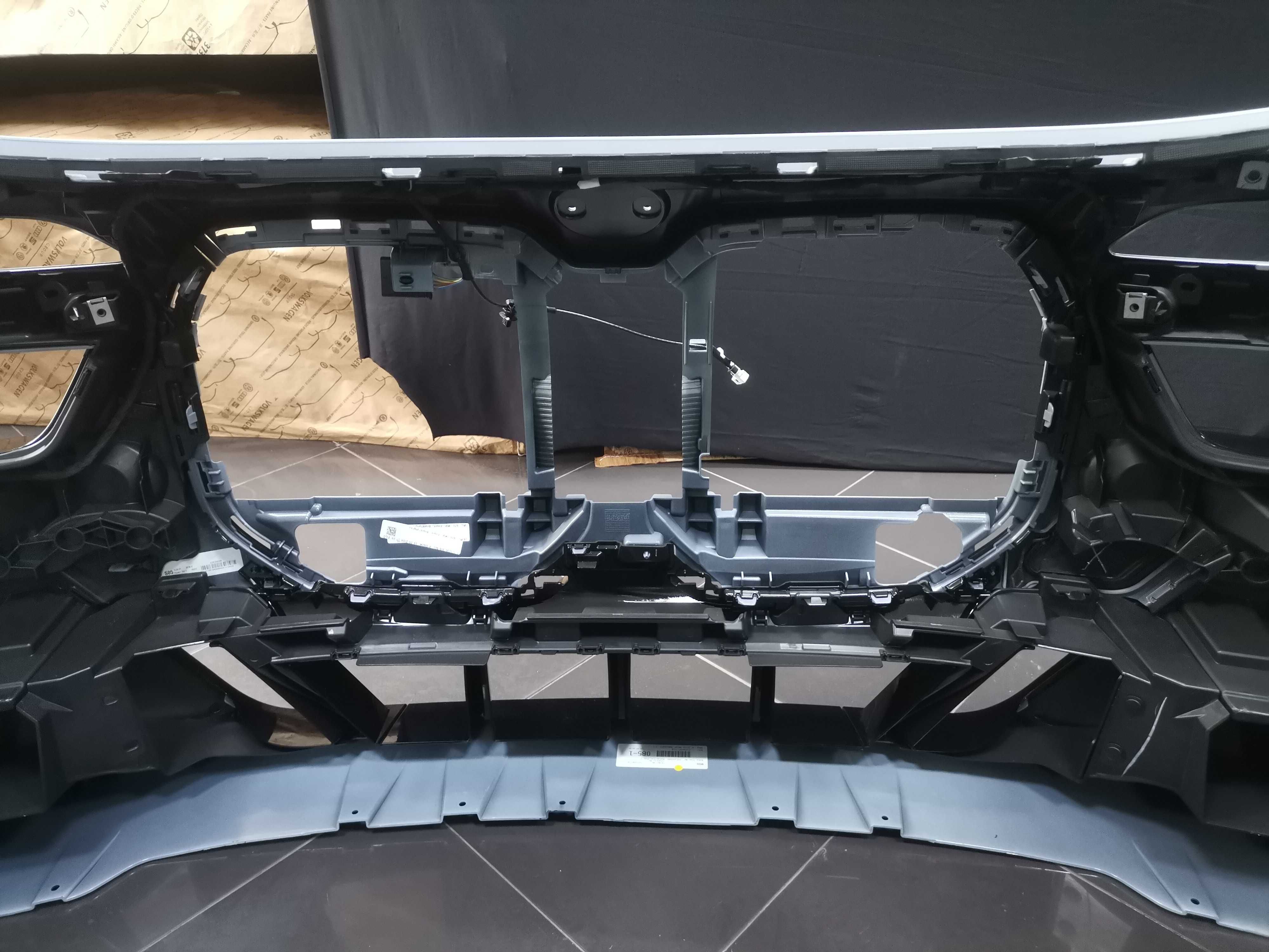 Нова Предна Броня Комплект USA BMW G70 i7 7 M Sport Shadow Paket