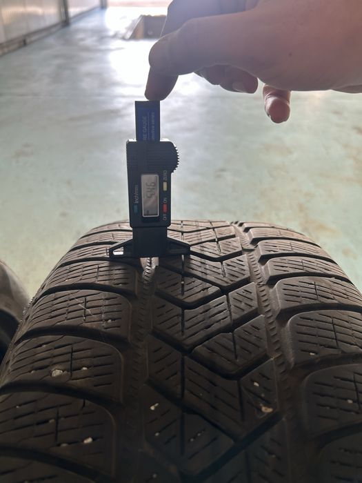 Vand anvelope iarna Pireli scorpion!