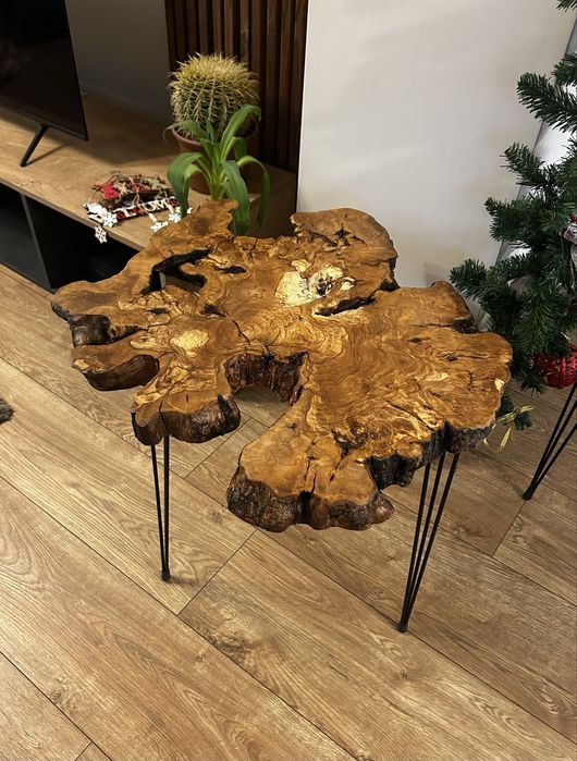 Уникална холна масичка от маслина и метал