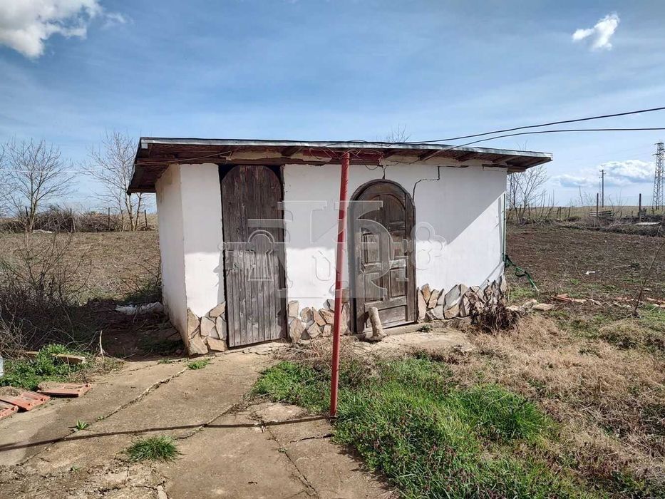 Продава се Къща в с. Царевец, Област Добрич - 100 кв.м за 368 €/кв.м - Снимка #12