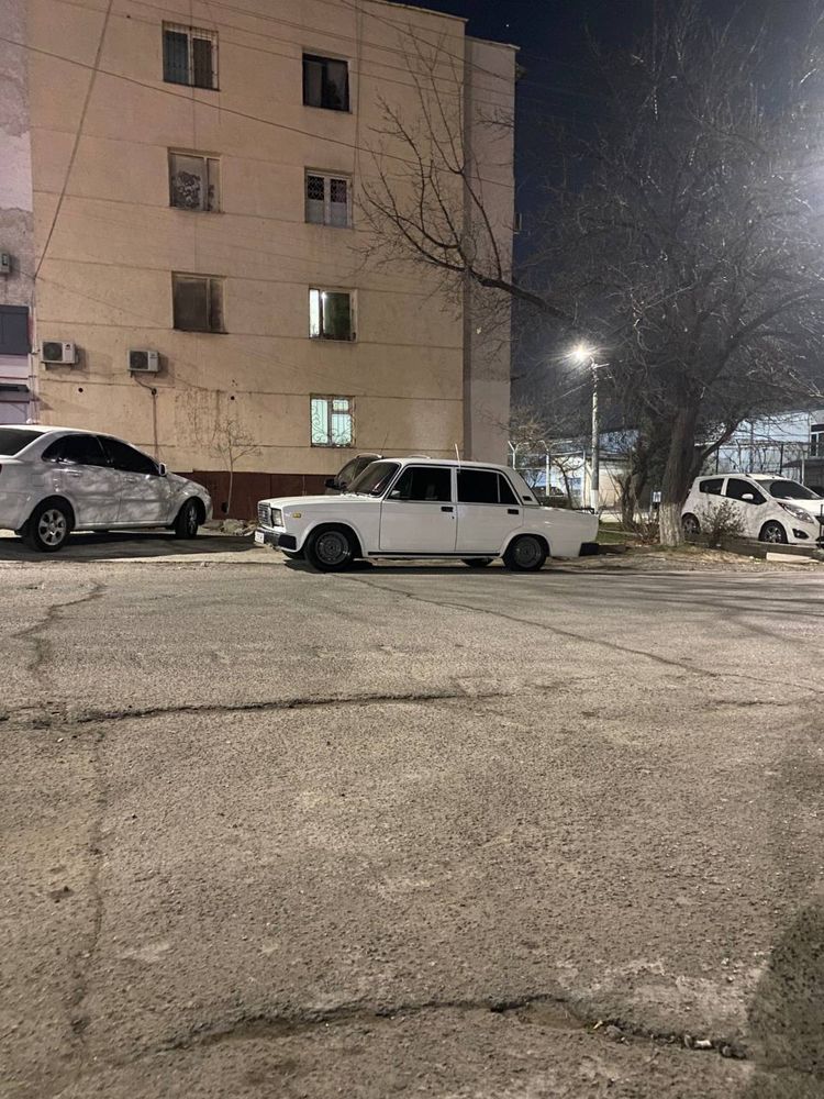 Vaz 2107 srochna sotiladi