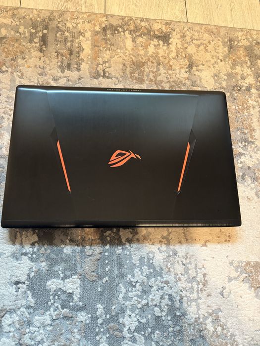 ASUS Rog strix GLV 753 v 17,3”