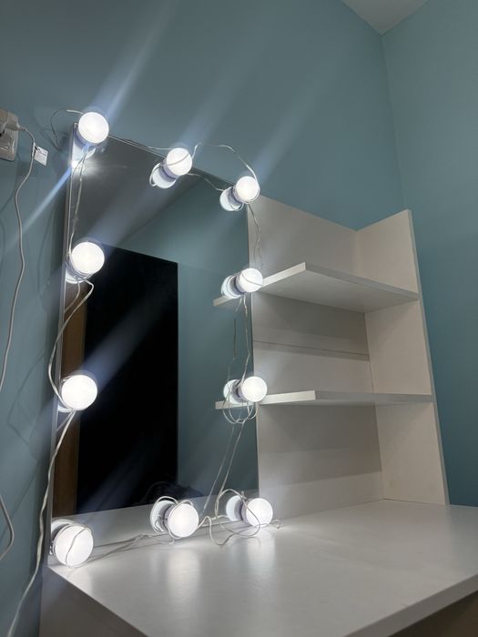 Тоалетка за гримиране