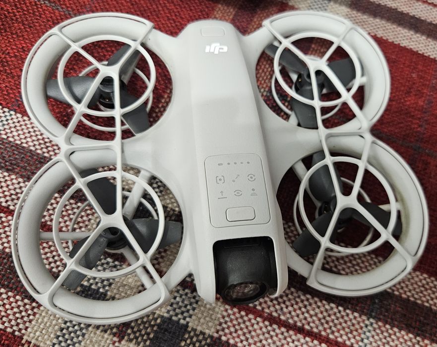 Dronă DJI Neo pachet complet