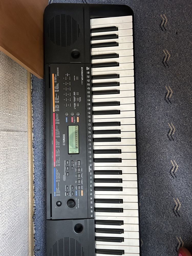 Синтезатор Yamaha E 263 (пианино электрическое)