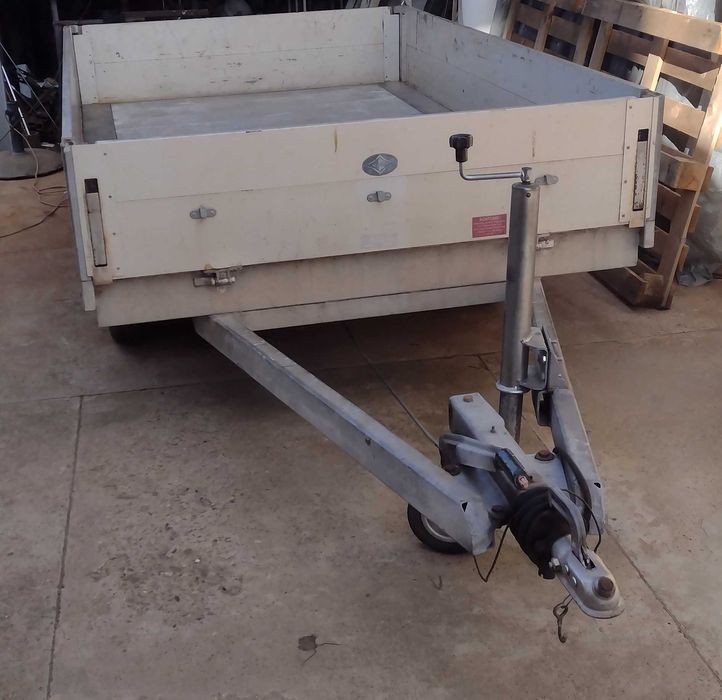 "Schmid PAT 250 UEL" Масивно двуосно ремарке 1300кг