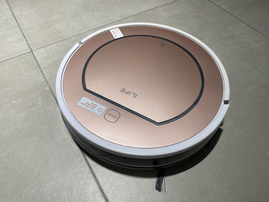 I Life прахосмукачка робот