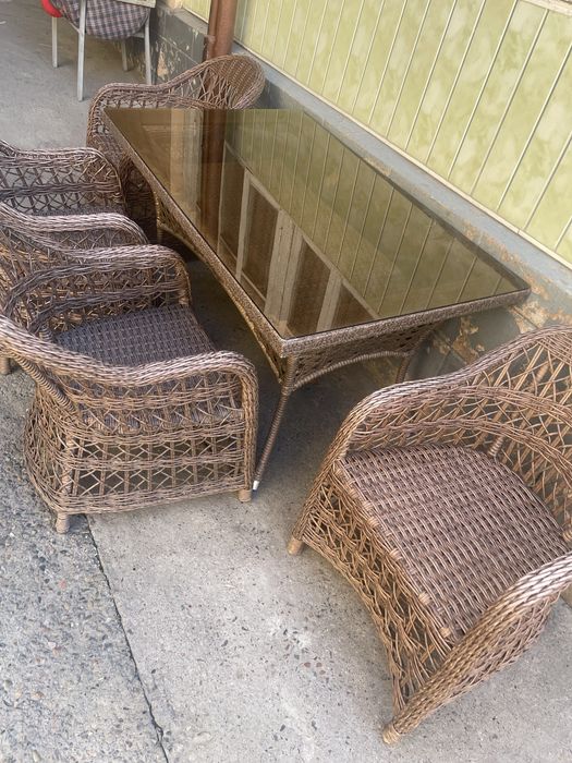 Продаётся стол и стул «Ратан»