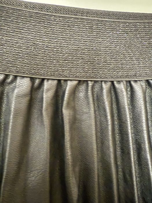 Дамска пола от еко кожа