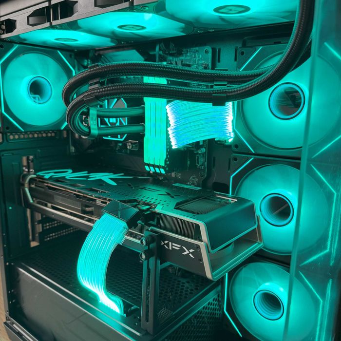 ЛИЗИНГ! Геймърски Компютър/ Ryzen 7 5700X3D/ RX 6800 XT/ 32GB/ 1TB SSD