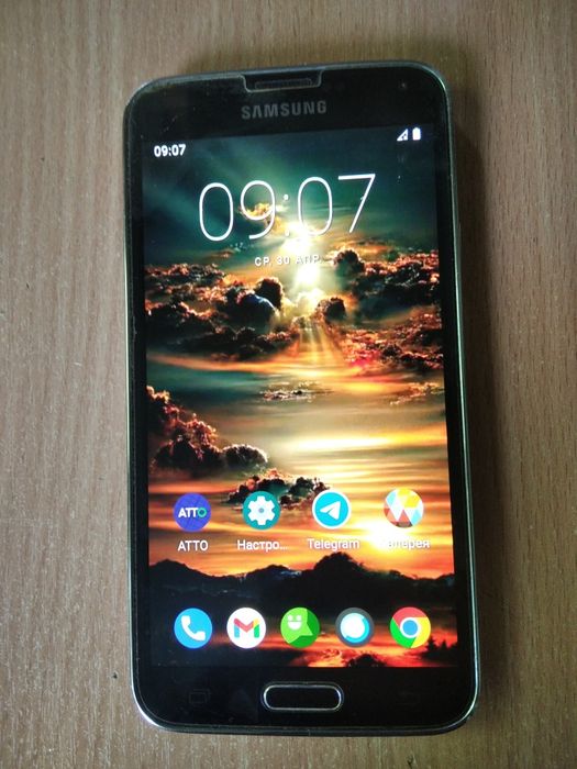 Samsung galaxy S5 5G + NFC в хорошем состоянии.