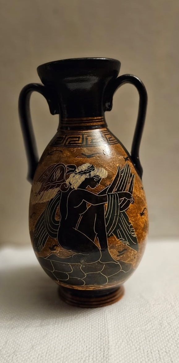 Vand amfora(vas) greceasca deosebita cumparata din Grecia in 2006
149,