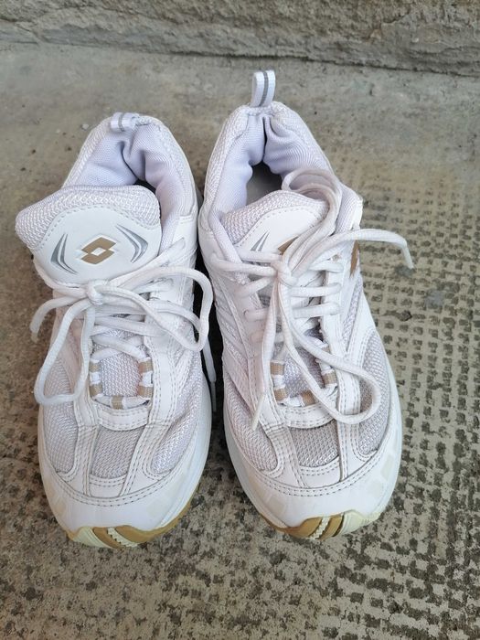 adidasi loto marimea 36