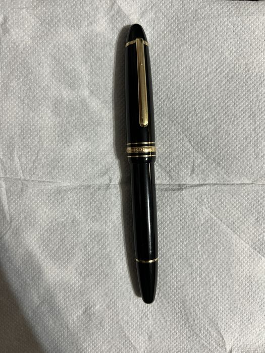 Stilo montblanc este ca nou